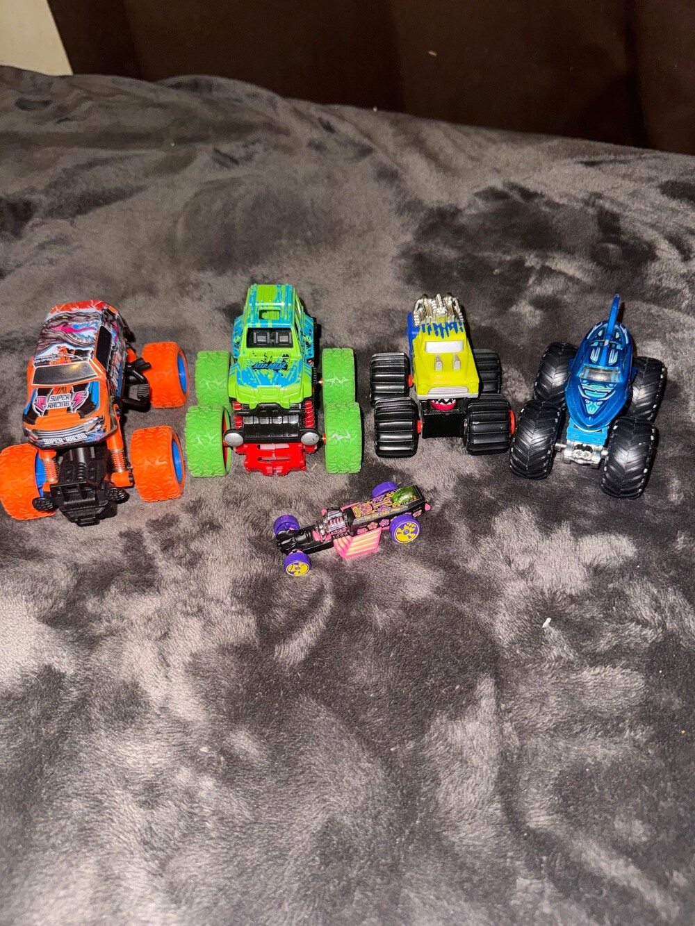 Hot Wheels Monster Trucks Set of 5 Toy Vehicles with Dragster
